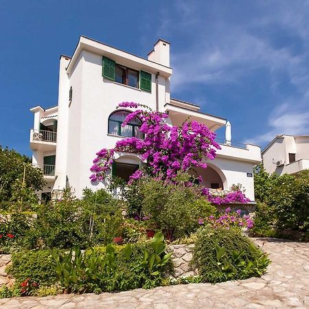 Apartments Delfin Krk Town Exterior photo