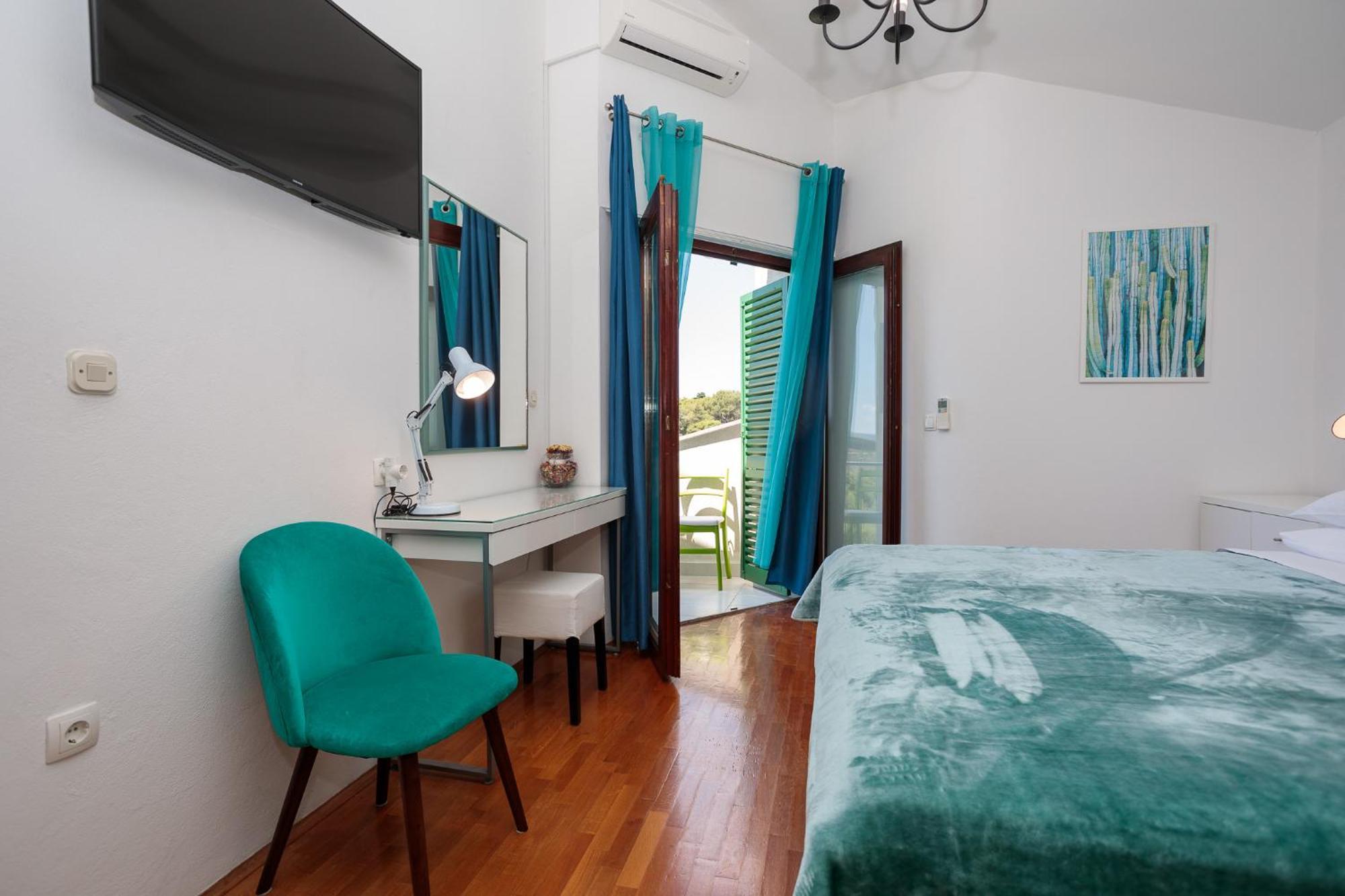 Apartments Delfin Krk Town Exterior photo